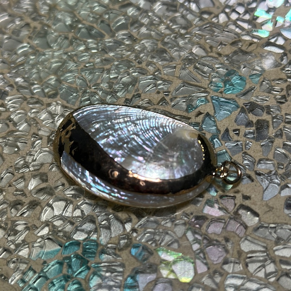 Gold small shell 1” necklace charm